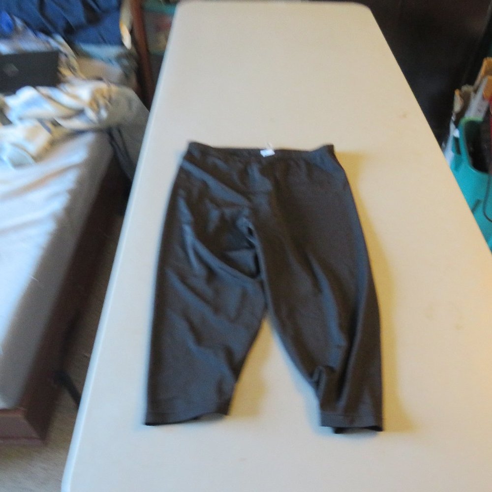 Black Aquabella Swim Capris Size 18